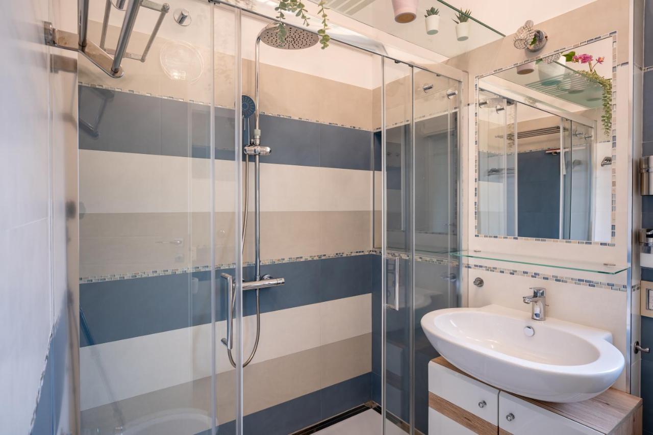 Kalbia Apartment Or Rooms Renovated, Functional, Intimate And More 卡利亚里 外观 照片
