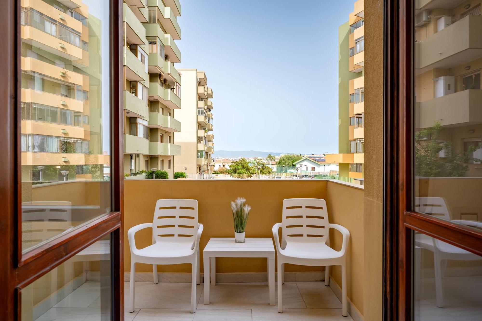 Kalbia Apartment Or Rooms Renovated, Functional, Intimate And More 卡利亚里 外观 照片